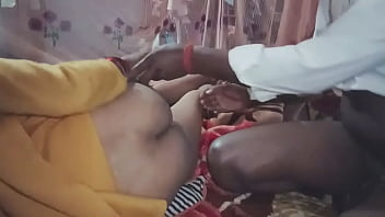 अकेले घर पर दोस्त की गर्म स्टेप बहन को चोदना – वह मेरे लिए बेकाबू हो गई