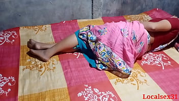 भारतीय विवाहित घरेलू बहू डॉगीस्टाइल में चुदाई (localsex31 का आधिकारिक वीडियो)