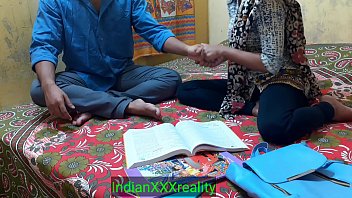 भारतीय Xxx की सबसे गर्म छात्रा कविता का मास्टरजी के साथ सेक्स और चुदाई का मजा हिंदी आवाज में