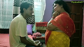 गरम भारतीय भाभी का बेहोश लड़के के साथ Xxx मजेदार सेक्स! साफ़ आवाज़ के साथ