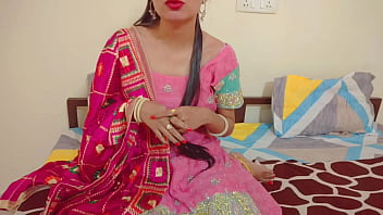 Indian गांड फाड़ चुदाई करती हुई सारा भाभी अपनी गीली चूत में लंड को तेजी से लेकर मजा लेती सारा भाभी In Hindi Audio
