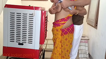 भारतीय गर्म मरम्मतकर्ता ने चुदाई की मस्ती
