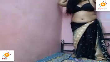 साफ हिंदी आवाज में सेक्सी देसी भाभी के बड़े बूब्स लाइव शो Hdcamshow