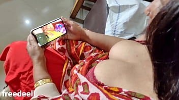 मेरी सौतेली बहन नंगी फिल्में देखते हुए