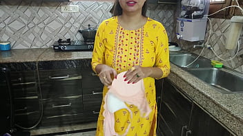 Desi Bhabhi Bartan Dhone Ke Baad Kitchen Mein Hi Apne Devar Ko Apni Chut Ka Ras Chakhane Lagi