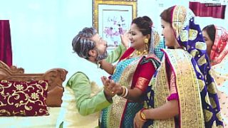 भड़काऊ बूढ़ा ससुर चार नवविवाहित बहुओं को चोदता है (हिंदी ऑडियो)