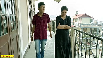 भारतीय सुंदर लड़की का जूनियर प्रेमी के साथ रोमांचक सेक्स! साफ आवाज़ में