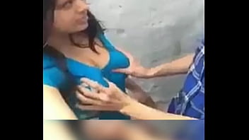 कॉलेज कैंपस में अपने बॉयफ्रेंड के साथ गर्म सेक्स