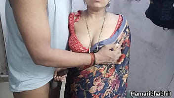भारतीय देसी Xxx गर्म साड़ी में बेहद कामुक भाभी सेक्स. हिंदी देसी Bf वीडियो.