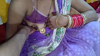 पड़ोस वाली भाभी के कमरे में घुसकर गीले अंग दबा दिए, भाभी ने खींचकर भीतर कर लिया