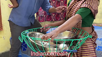 सबसे बेहतरीन सेक्सी आवाज में गर्म Xxx