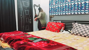 पंजाबी पत्नी को उसके पति ने हिंदी में गंदी बातें करते हुए चोदा