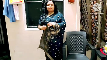भारतीय देसी भाभी पड़ोस के लड़के के साथ जंगली सैक्स