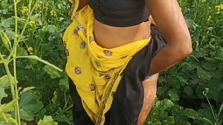 सरसों के खेत में ममत को उसके पति ने दबोचकर जोरदार चुदाई की, पूरा मैदान उसकी चीखों से गूंज उठा