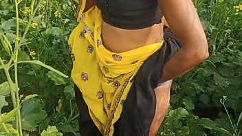 सरसों के खेत में ममत को उसके पति ने दबोचकर जोरदार चुदाई की, पूरा मैदान उसकी चीखों से गूंज उठा