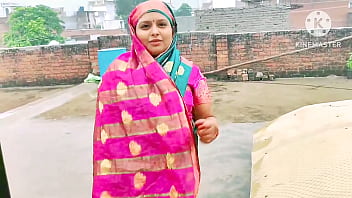 बारिश में भीगी भाभी की चीखें और हिंदी में गंदी बातें