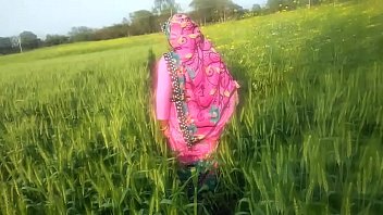 गांव की गर्म बहू का जंगल में चुदाई का मजा