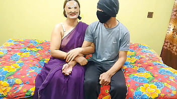 भारतीय भाभी बता रही है कैसे उसके सौतेले भाई ने उसकी चूत को जोर से चोदकर फैला दिया – साफ हिंदी ऑडियो भाग-1