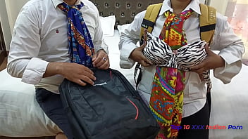 ओयो होटल में पहली मुलाकात में देसी लड़की को चोदता हुआ देसी स्टूडेंट