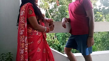 पड़ोस की आंटी को घोड़ी बनाकर इतना जोर से चोदा कि उनकी चूत की फांकें पानी से तर हो गईं