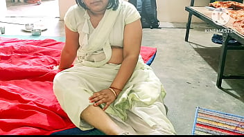 भारतीय देसी भाभी युवक के साथ अश्लील संबंध बना रही है