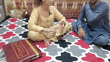 भारतीय देसी बीवी अपने पति के दोस्त के साथ बनाती है गंदा संबंध जब वो बताता है ऑफिस में उसके पति के चक्कर