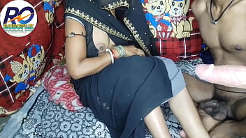 काली साड़ी और ब्लाउज में कुत्ते की तरह जोरदार चुदाई, कंडोम और लंड से चूत का पानी छूट गया हिंदी ऑडियो क्लेयर वैसे