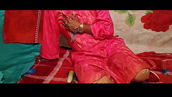गुलाबी ड्रेस वाली देसी जोड़ी का कड़क सेक्स – भारतीय गुदा संभोग हिंदी में