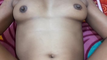 भारतीय सौतेली माँ और बेटे का लॉकडाउन में गर्म चुदाई का मजा