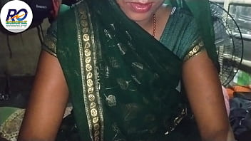 गांव की देसी आंटी का अपने बेटे के साथ मस्त हिंदी ऑडियो वाला गर्मागरम सेक्स वीडियो