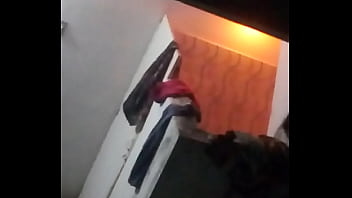 गर्म पानी से भीगी हुई देह की मादकता