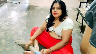 भारतीय देसी भाभी पड़ोस के लड़के के साथ जंगी स्तर की चुदाई