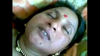 गांव की गर्म मसालेदार आंटी का जबरदस्त सेक्स अपने पति के साथ