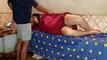 मालिक ने बीवी के सोते ही नौकरानी को किचन में घुसा कर जोरदार चोदा