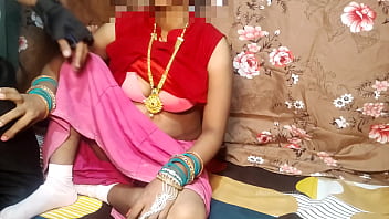 देसी जोड़े का जंगली जुनून लाल कपड़े में उड़नछू