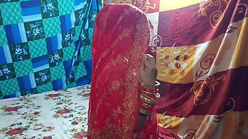 भारतीय नवविवाहिता की रात, तंग चूत में हिंदी गालियों की बातचीत