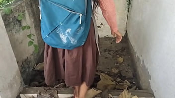गांव की देसी स्कूली लड़की का बाहर जंगल में गंदा सेक्स वीडियो, भारतीय सुंदर ग्रामीण युवती का एमएमएस