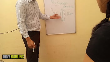 भारतीय ट्यूशन टीचर अपने स्टूडेंट को सिखाती है चूत और लंड क्या होता है, जॉनी डार्लिंग की गंदी हिंदी बातें