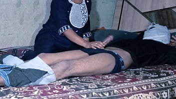 रात में बहन को ज़ोर से चोदा, घर में ही उसकी चुदाई की आवाज़ें