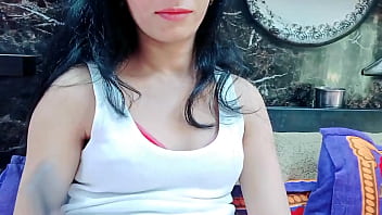 पाकिस्तानी पति ने अपनी बीवी को कॉल बॉय के साथ बांटा, गंदी बातें करते हुए पूरा Hd सेक्स वीडियो