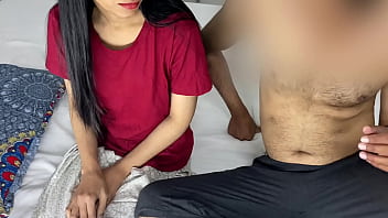 पंजाबी सौतेली माँ ने अपना मोटा गांड मेरे सामने नंगा करके कहा, “मेरे प्यासे गांड को चोदो।”