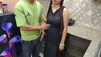 किचन में देसी भाभी को उसके देवर ने जमकर चोदा