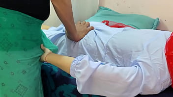 मालकिन ने साजिश रची और अपने नौकर से हिंदी ऑडियो सेक्स करवाया