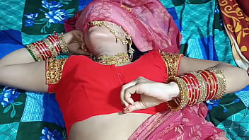 सौतेली बहन ने राखी बांधते हुए भाई को गिफ्ट में अपनी देह दिखाकर उसकी इच्छाओं को भड़काया
