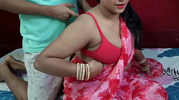 सौतेली माँ ने कहा बेटा मेरी चोली का फंदा खोल दे, फिर उसने मुझे बिस्तर पर लिटाकर ज़ोरदार चुदाई की
