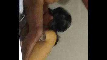 सौतेले भाई का लंड चूसती हुई नेहा नहाते वक्त हिंदी ऑडियो