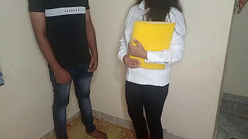 सैलरी बढ़वाने के लिए बॉस की सेक्रेटरी ने ऑफिस के बाथरूम में गंदी चुदाई की