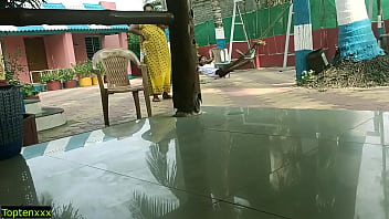 गर्म मुलाकात: खूबसूरत सौतेली बहन के साथ जंगी संभोग