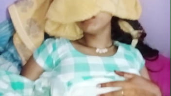 भारतीय देसी भाभी की चुदाई उसकी बहन के सामने ज़ोरदार स्टॉकिंग्स और डीप वॉइस में