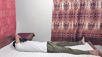 ऑफिस के लिए लेट हो रही पत्नी को पति ने पहले चोदा फिर छोड़ा ऑफिस